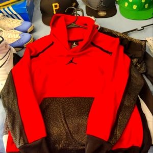Nike Jordan Boy Therma-FIT Black & Red Hoodie, Size M Boys (10-12yrs)